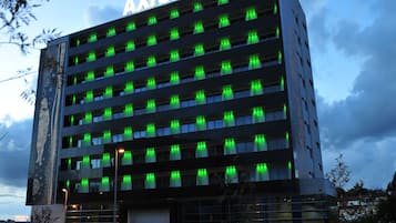 Façade de lâhĂ©bergement - soirĂ©e/nuit