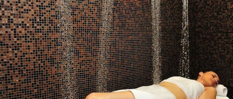 Couples treatment room(s), sauna, steam room, Turkish bath/hammam