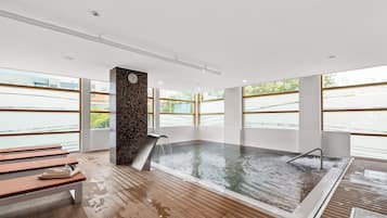 Una piscina techada