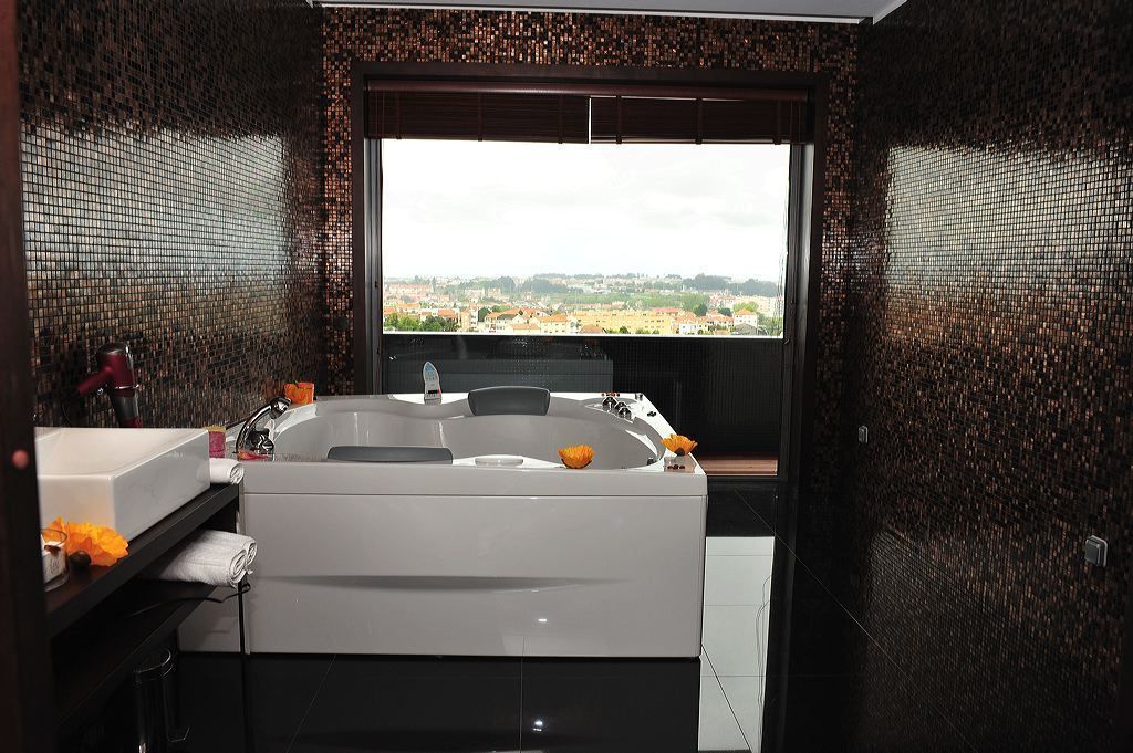 deep-soaking bathtub