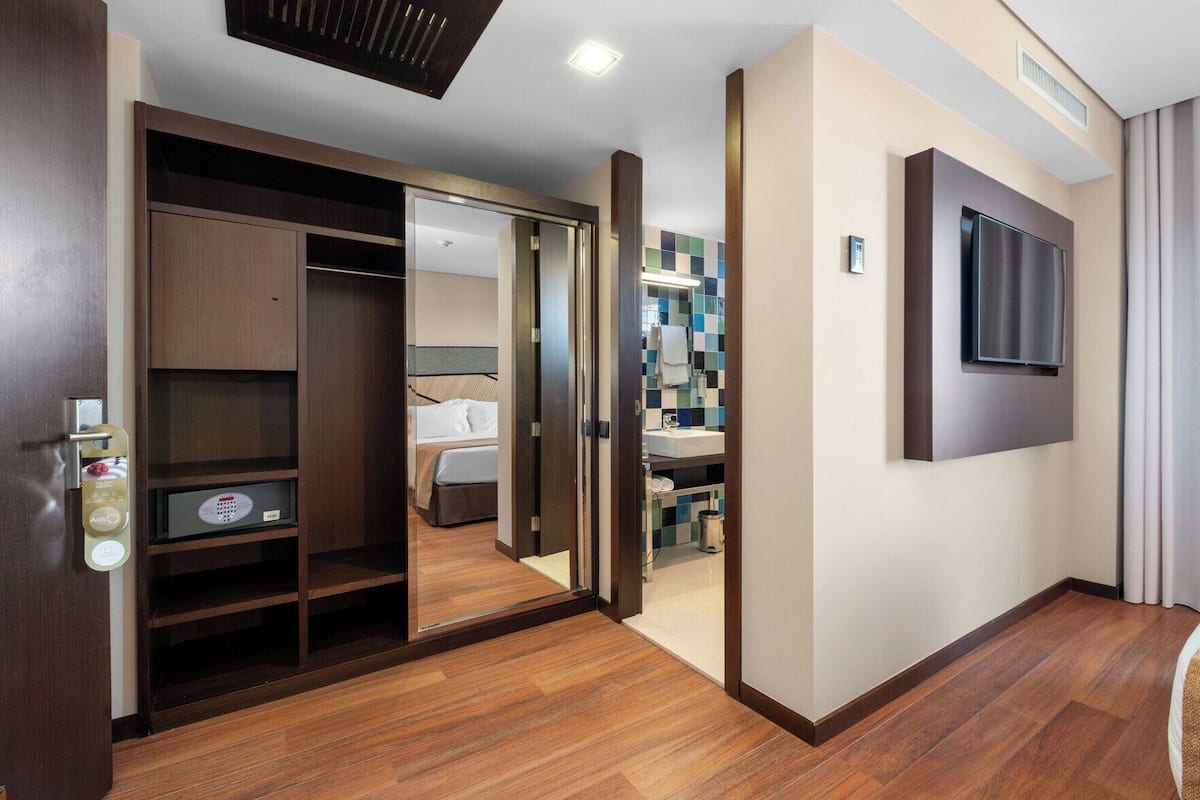 Minibar, in-room safe, desk, blackout drapes