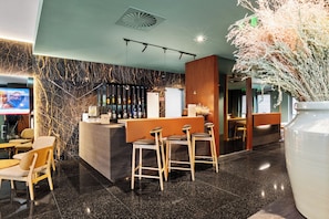 Bar (on property) - Axis Porto Business & Spa Hotel (Matosinhos)
