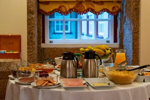 Petit déjeuner buffet compris