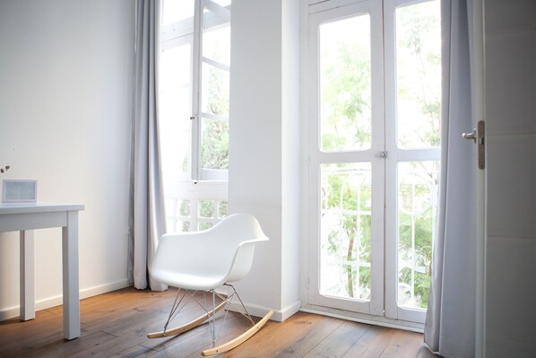 Superior Double Room | Individually decorated, desk, iron/ironing board, free cribs/infant beds - ABCyou Bed & Breakfast (Valencia)