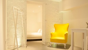 Superior Double Room | Living area - ABCyou Bed & Breakfast (Valencia)