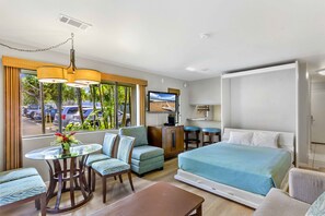 Studio Suite | Iron/ironing board, free WiFi