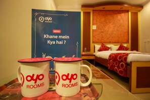 ミニバー、デスク、アイロン / アイロン台