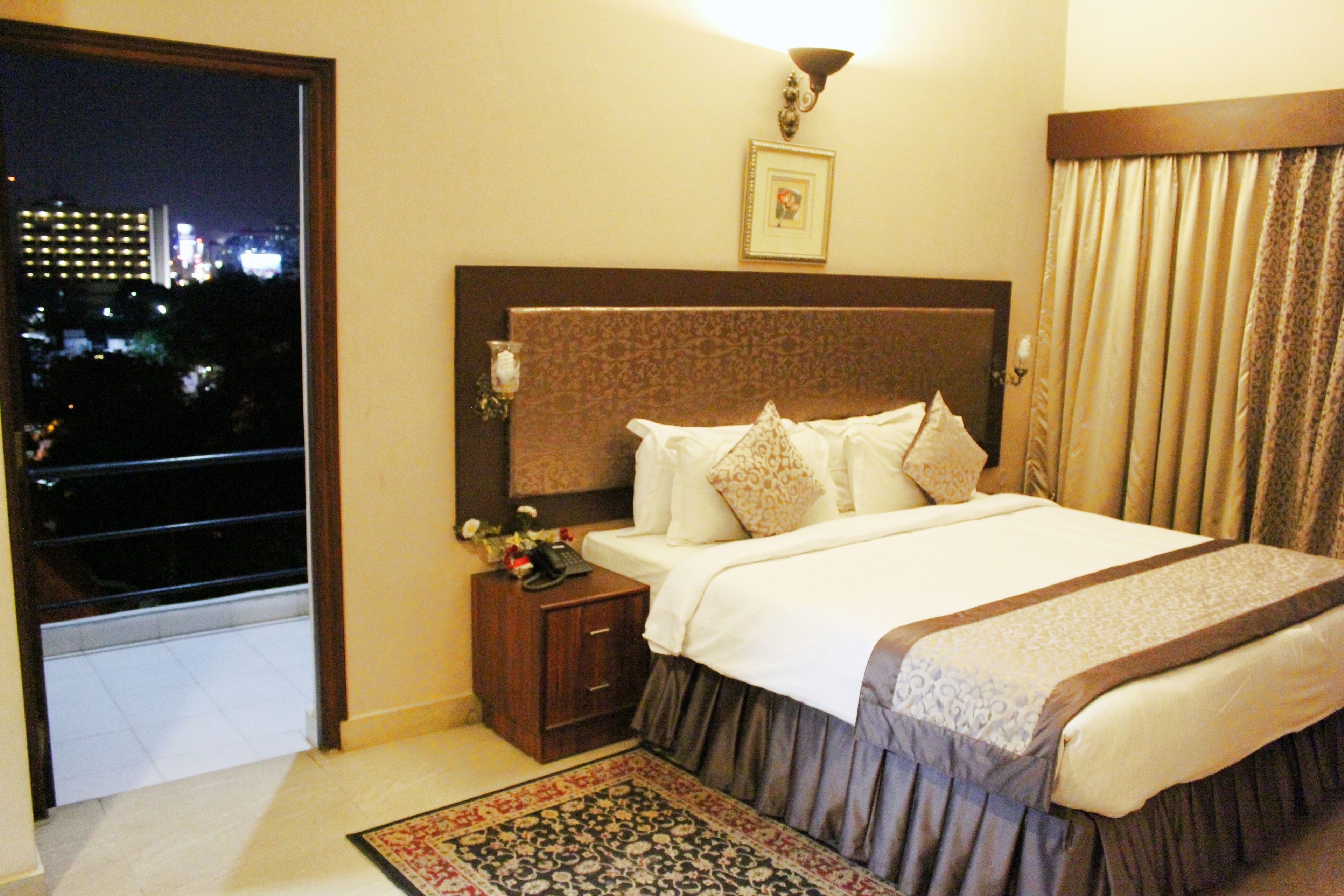 Rollaway beds, free WiFi