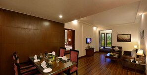 Suite | Select Comfort beds, minibar, in-room safe, free WiFi - Lords Plaza, Jaipur (Jaipur)
