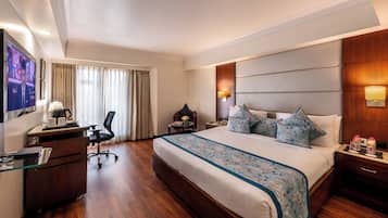 Club Room | Select Comfort beds, minibar, in-room safe, free WiFi