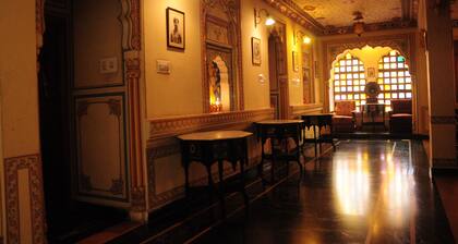 Hotel Sajjan Niwas