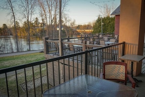 Balcony - Chateau Logue Hôtel (Maniwaki)