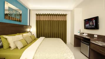 Executive Room | Egyptian cotton sheets, pillow-top beds, minibar, in-room safe