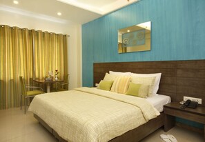 Executive Room | Egyptian cotton sheets, pillowtop beds, minibar, in-room safe - Bizz Tamanna Hotel Hinjawadi, Pune (Paud)
