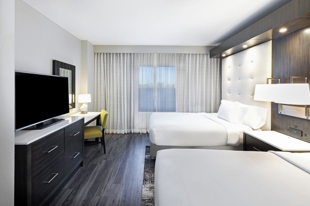 1 bedroom, hypo-allergenic bedding available, pillowtop beds