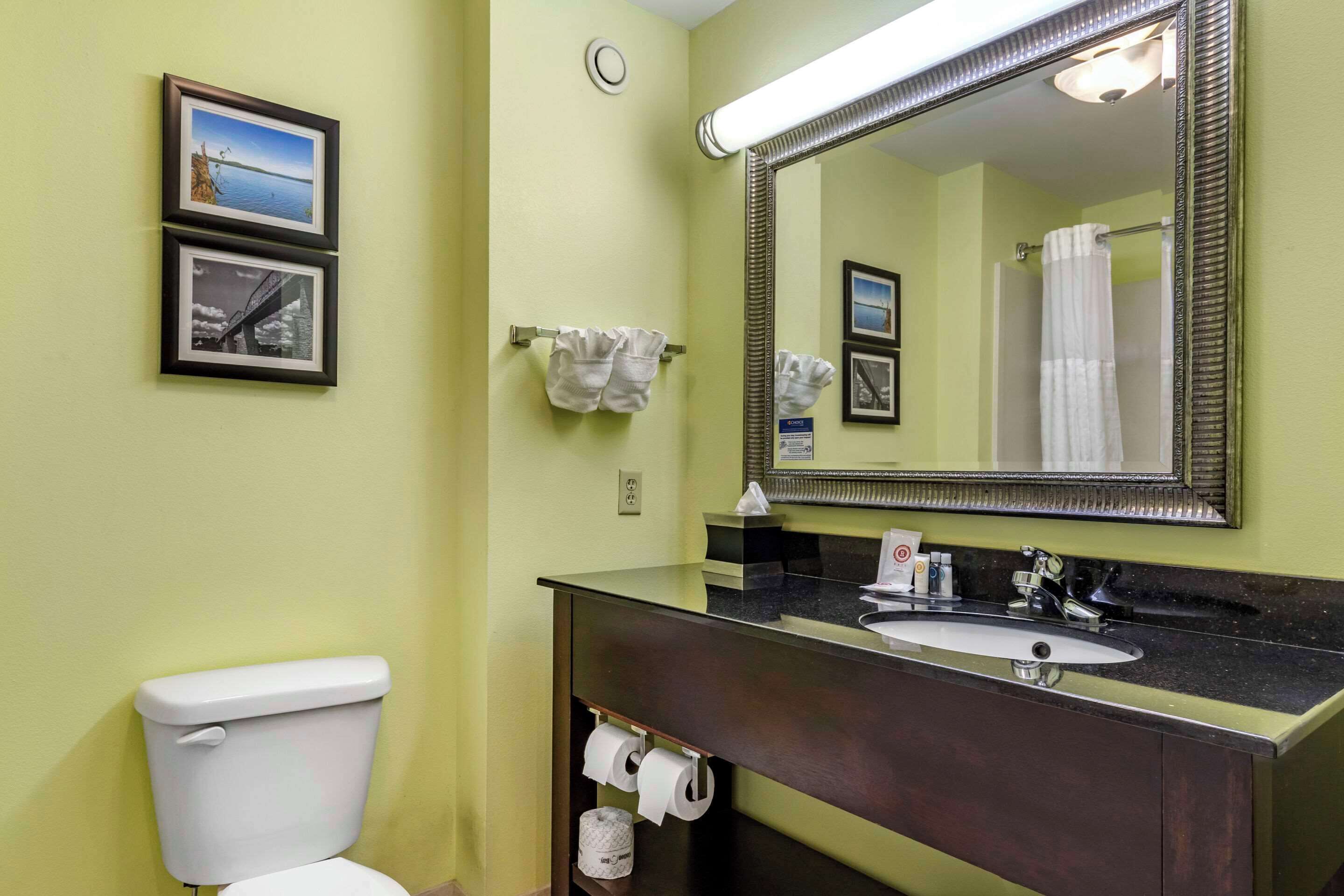 desk, laptop workspace, iron/ironing board, free wifi