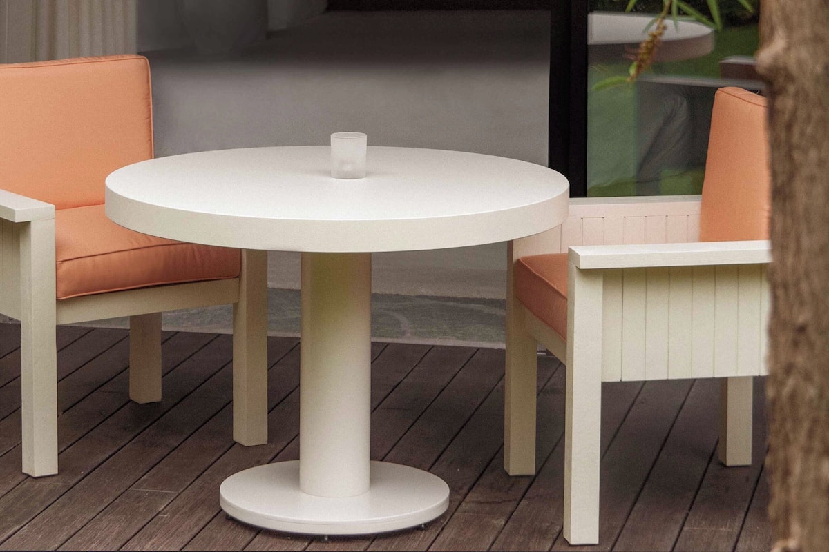 Deluxe Room | Minibar, in-room safe, individually decorated, desk