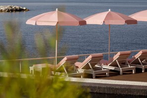 Private beach, sun-loungers, beach umbrellas, beach towels