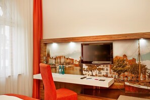 標準雙人房, 1 張加大雙人床 | 房內夾萬、書桌、隔音、熨斗/熨衫板