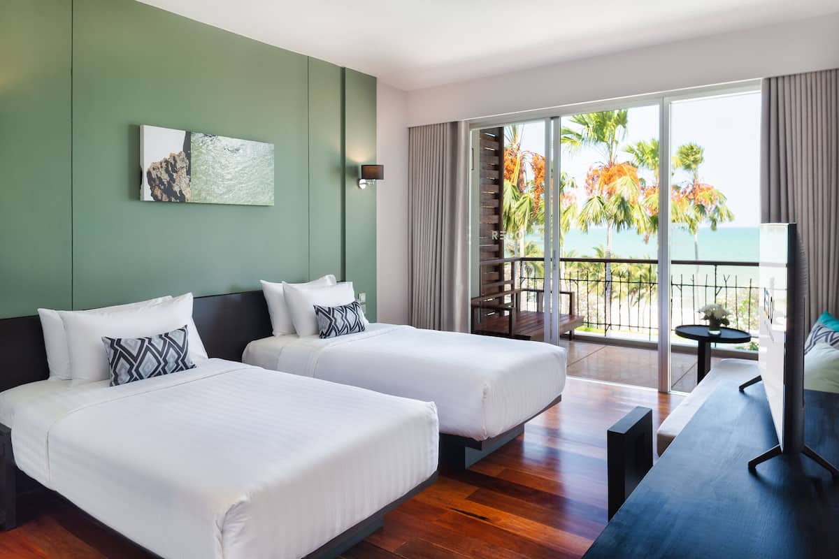 Deluxe Room, 2 Twin Beds, Sea View | 1 bedroom, minibar, in-room safe, free WiFi
