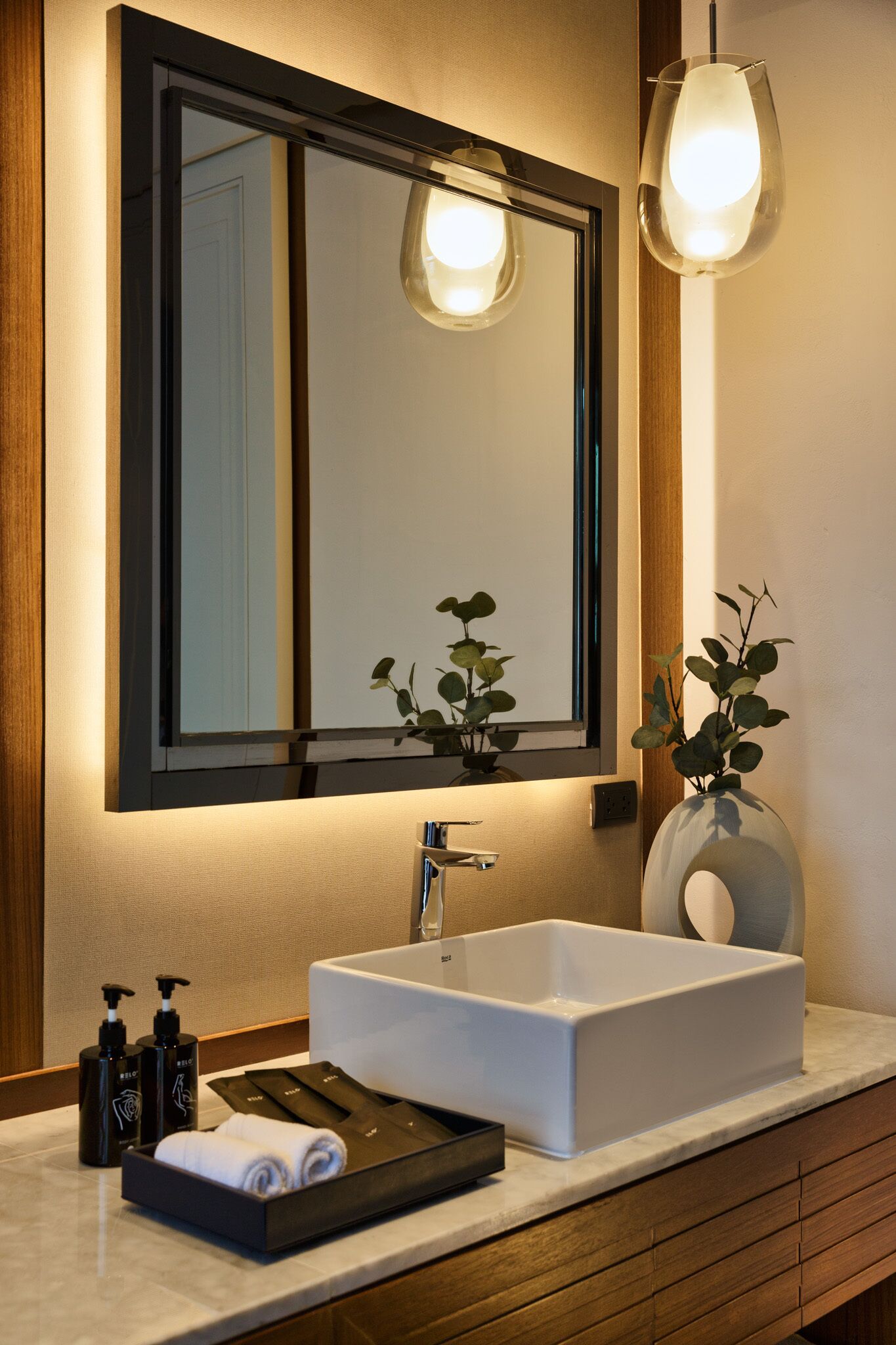 utmost executive suite seaview | bathroom | combined shower/bathtub, free toiletries, hair dryer, bathrobes