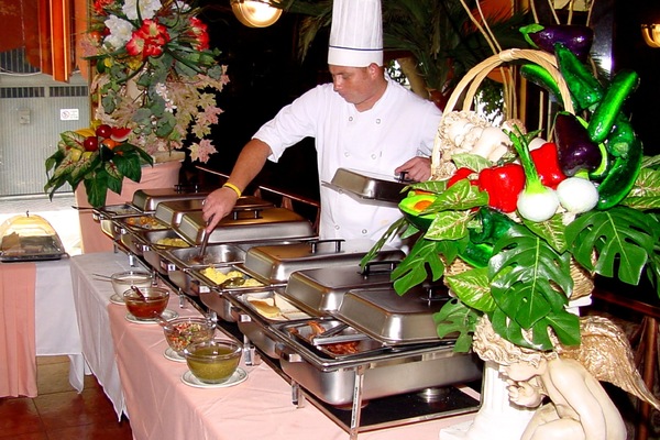 Breakfast, lunch and dinner served