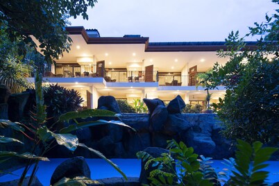 Pumilio Mountain & Ocean Hotel