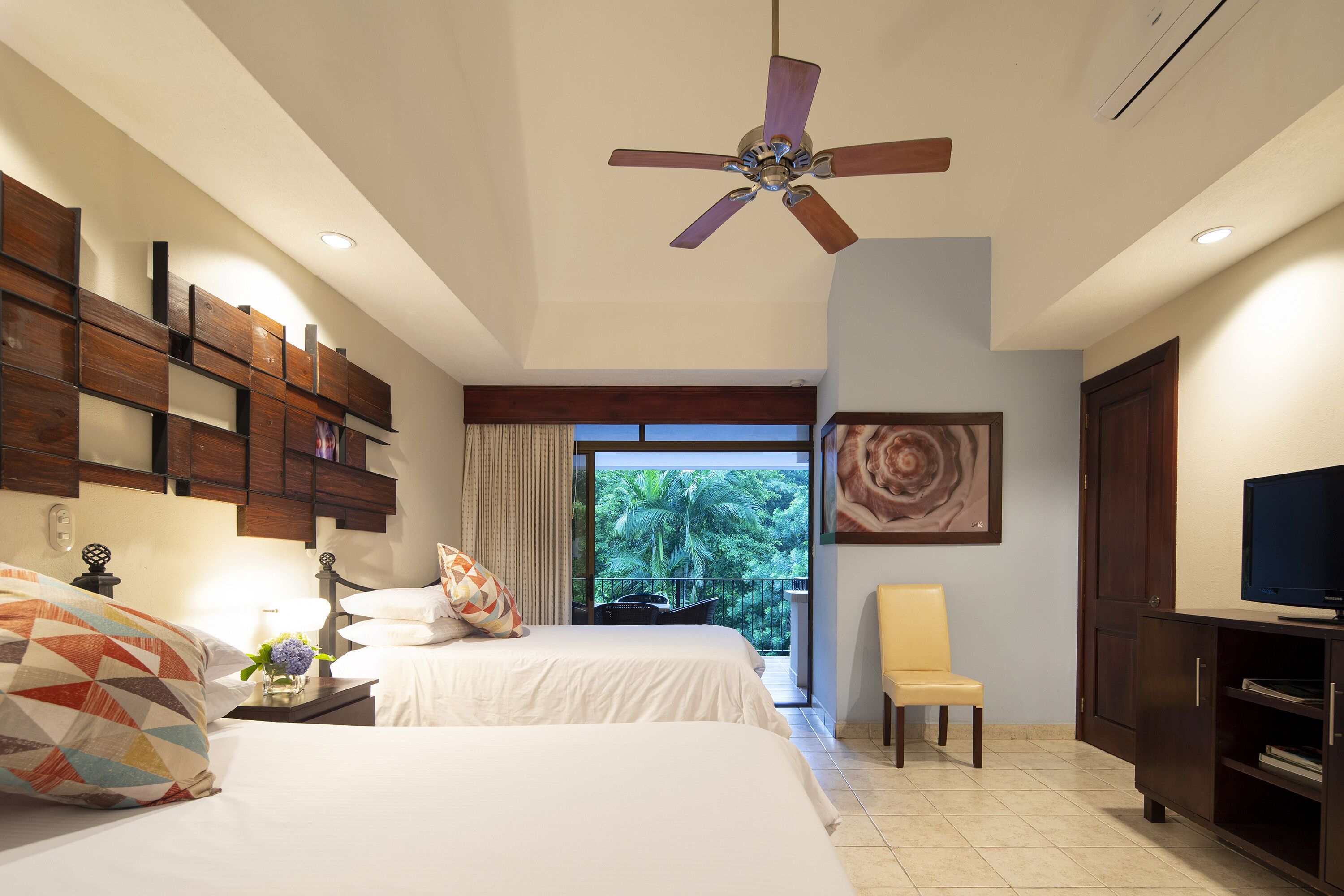 YAMIPA SUITE - Kitchen & 2 Queen Beds | 高档床上用品、记忆海绵床垫、免费迷你吧物品、客房内保险箱