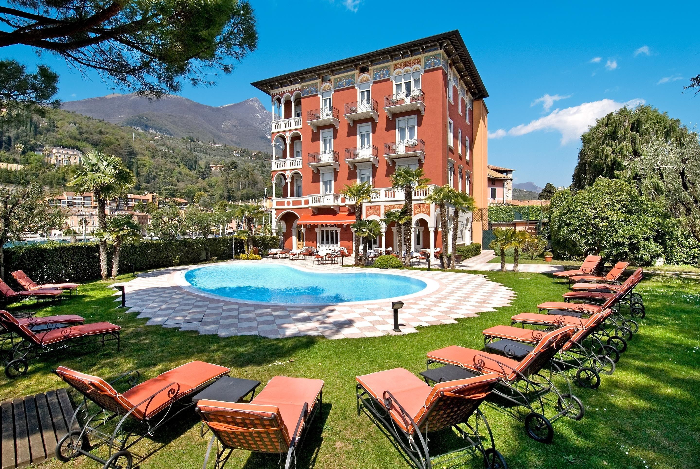 outdoor pool, pool loungers