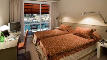 Camera Superior con letto matrimoniale o 2 letti singoli, balcone, vista lago | Vista dalla camera