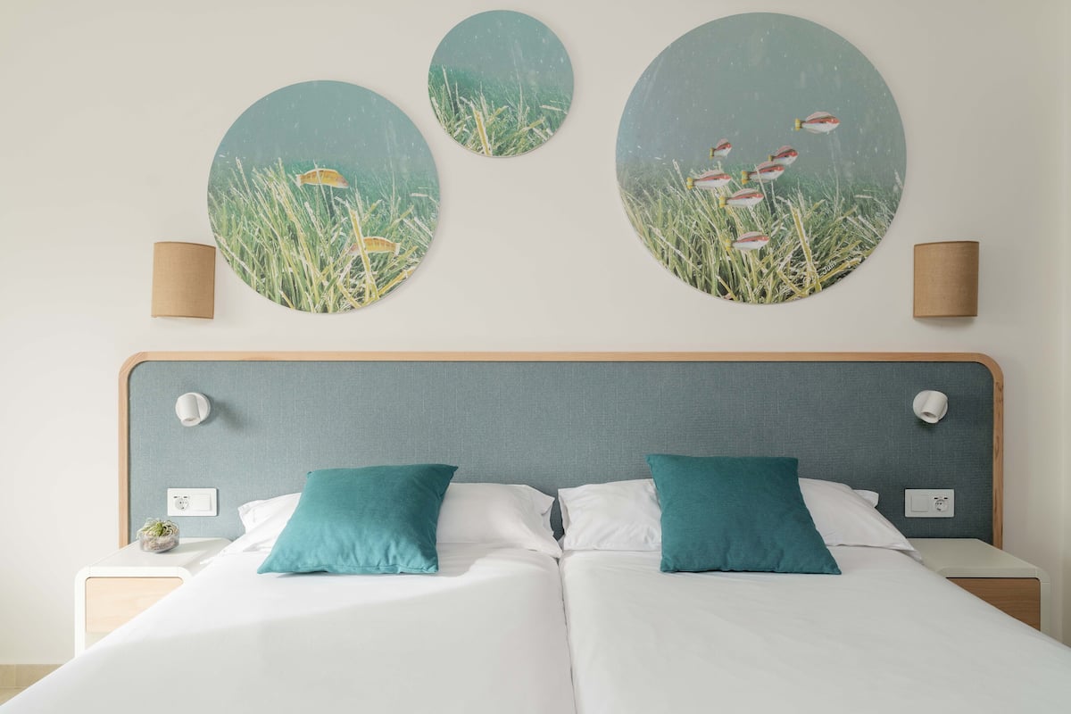 double room, balcony, executive level (star prestige) | down duvets, minibar, desk, blackout curtains