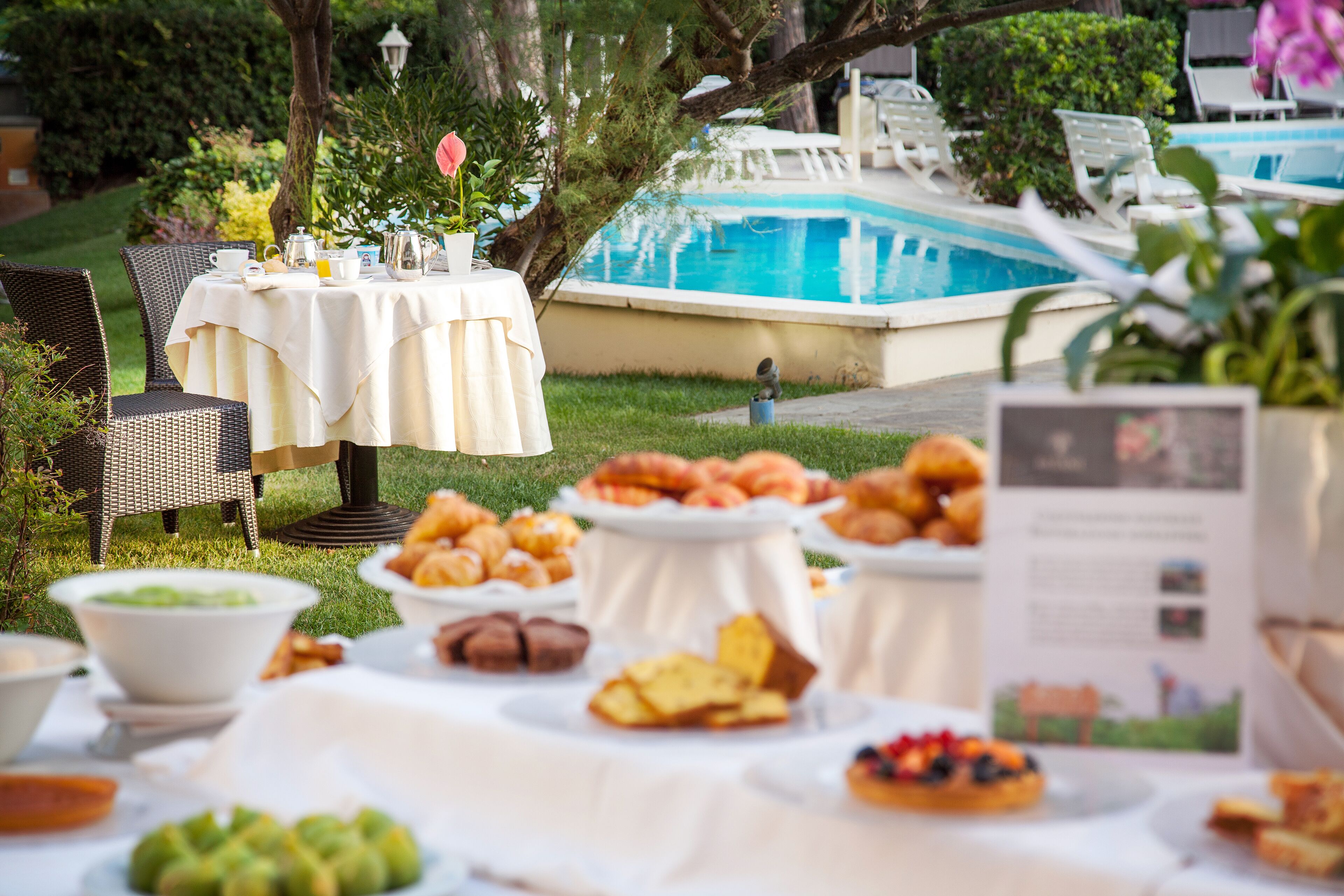 Free buffet breakfast