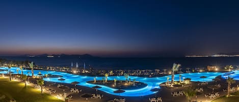 Indoor pool, 4 outdoor pools, pool umbrellas, sun loungers