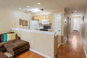 Vila, 1 quarto | Área de estar | TV