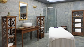 Turkish bath/hammam, body treatments, facials, 2 treatment rooms