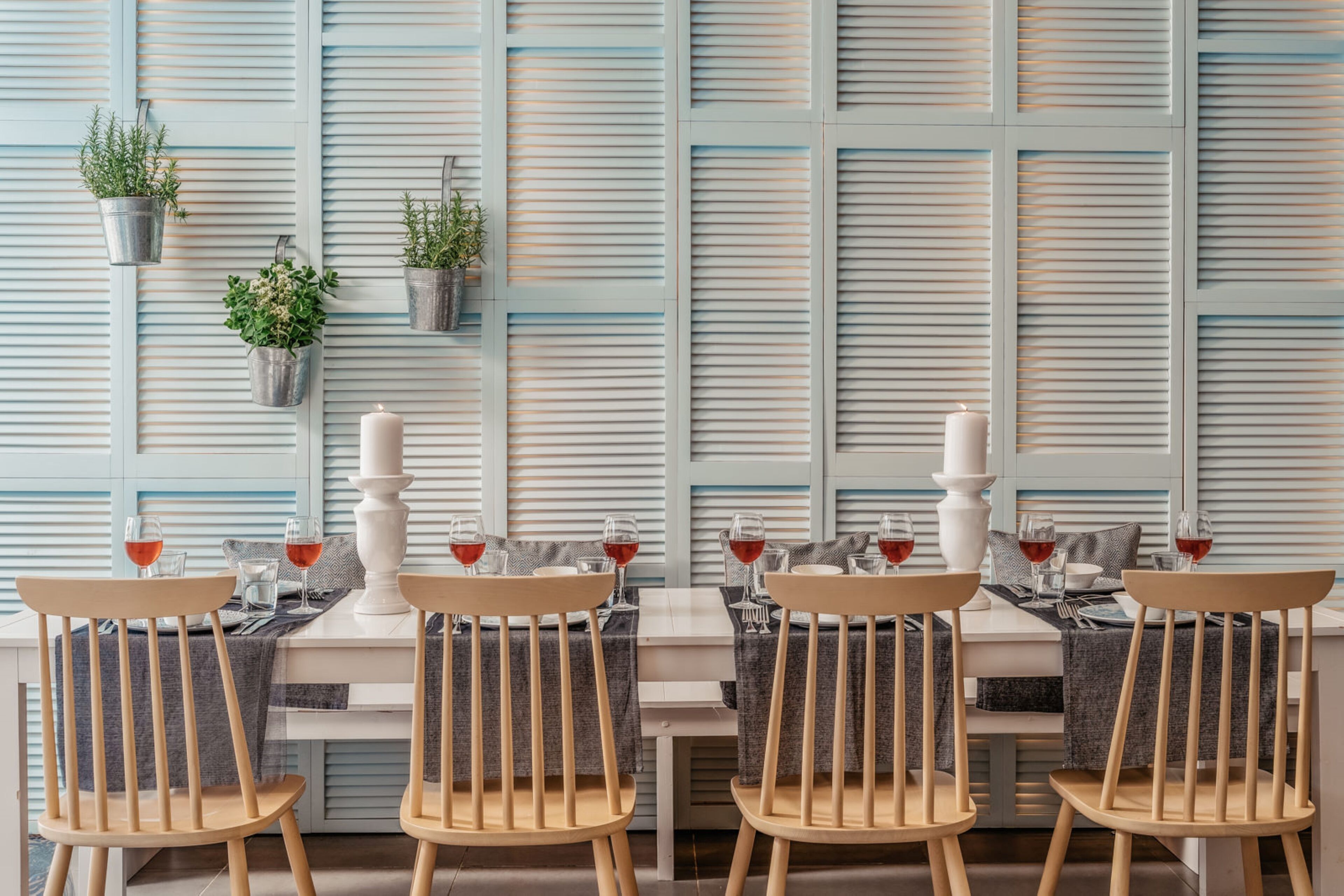 7 restaurants, breakfast, lunch, dinner served; international cuisine