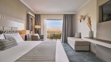 Superior Double Room, Garden View | Minibar, in-room safe, individually decorated, individually furnished