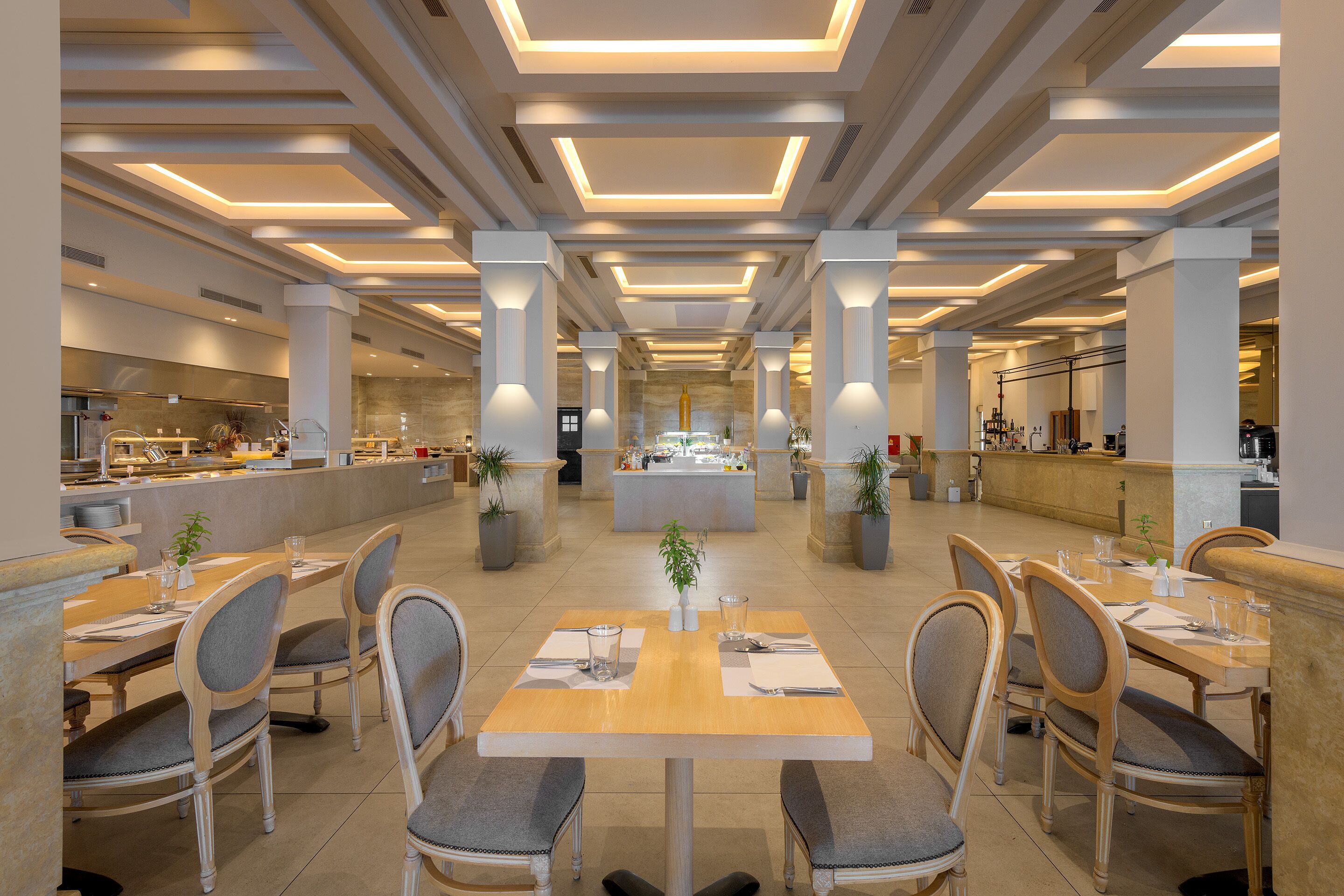 7 restaurants, breakfast, lunch, dinner served; international cuisine