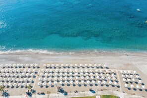 On the beach, black sand, free beach shuttle, sun loungers - Lindos Imperial Resort & Spa (Rhodes)