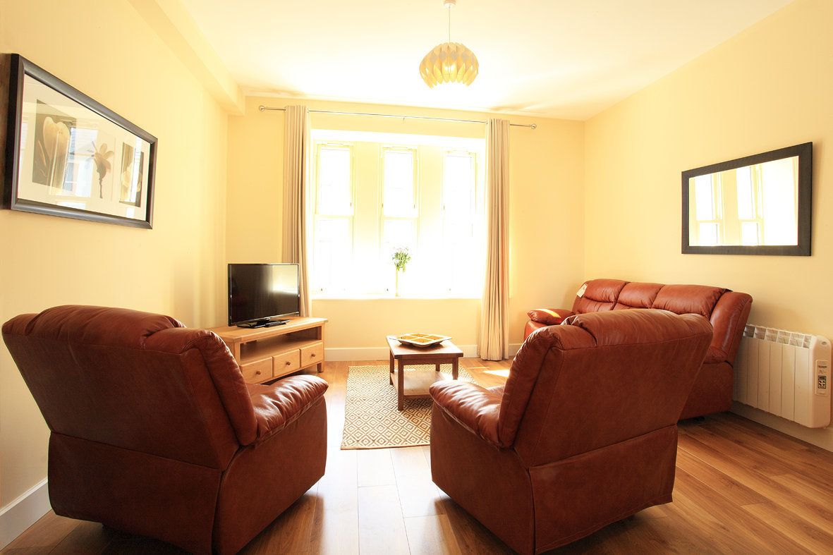 Deluxe Apartment, 2 Bedrooms | Living room