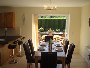 House, 4 Bedrooms | In-room dining - O'Donnabhains Kenmare Townhouse (Kenmare)
