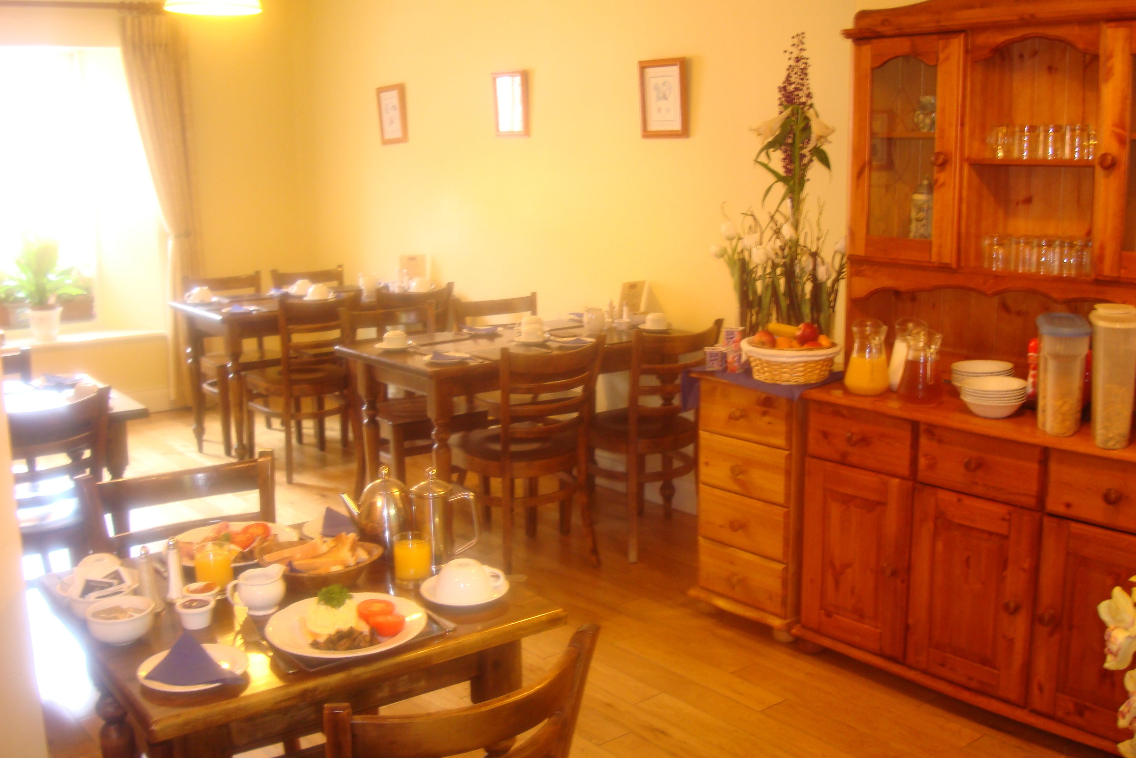 Daily full breakfast (EUR 15 per person)