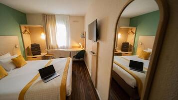 Standard Room, 1 Double Bed | Premium bedding, desk, blackout drapes, soundproofing