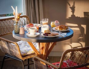 Daily buffet breakfast (EUR 15 per person)