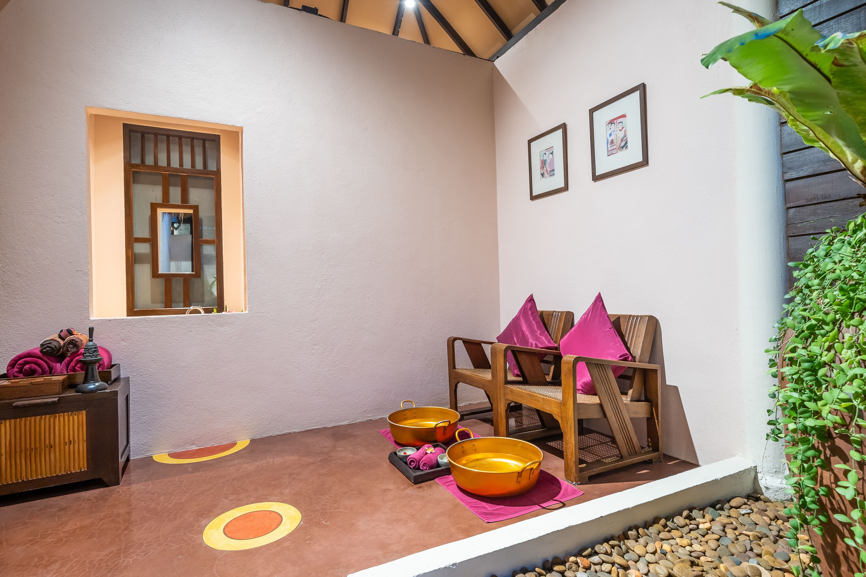 couples treatment room(s), hot tub, steam room, body treatments