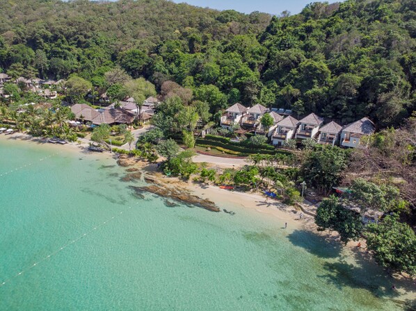 Premier Ocean Hillside | 迷你吧、客房内保险箱、办公桌、免费 WiFi