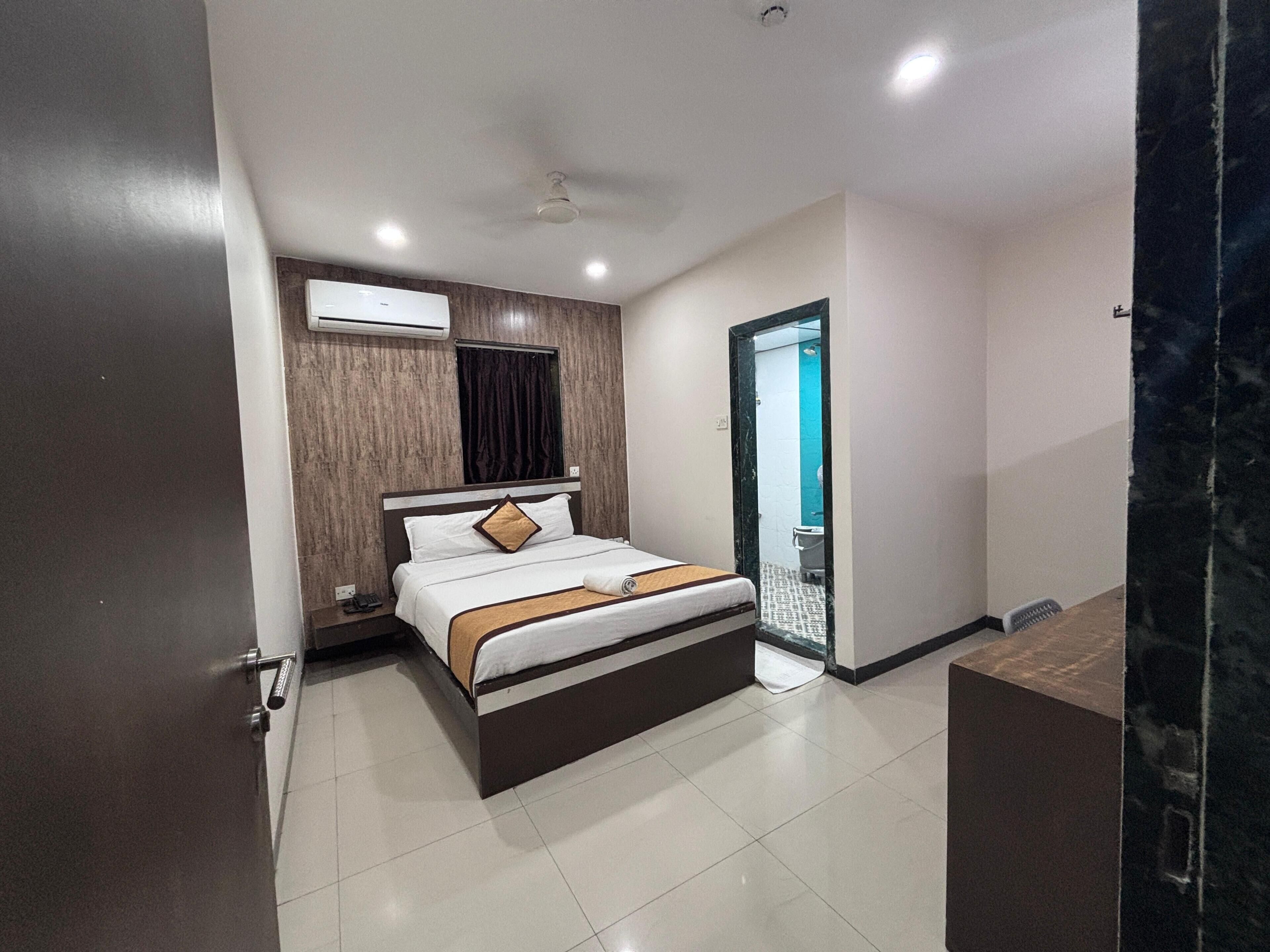 Deluxe dubbelrum | Värdeförvaringsskåp på rummet, skrivbord, gratis wi-fi och sängkläder