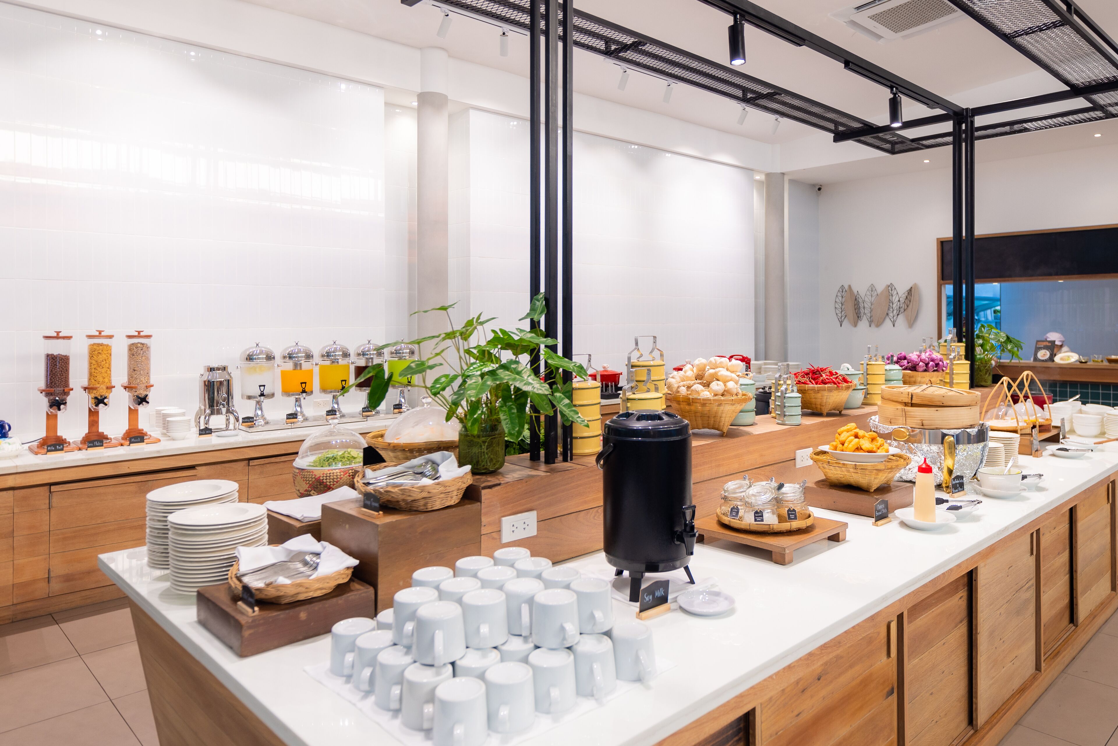 daily buffet breakfast (thb 1780 per person)