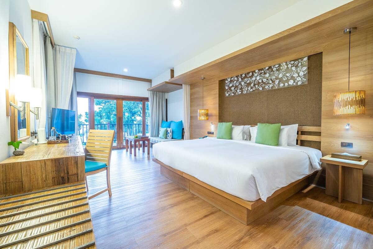 premier seaview | 1 bedroom, premium bedding, in-room safe, desk