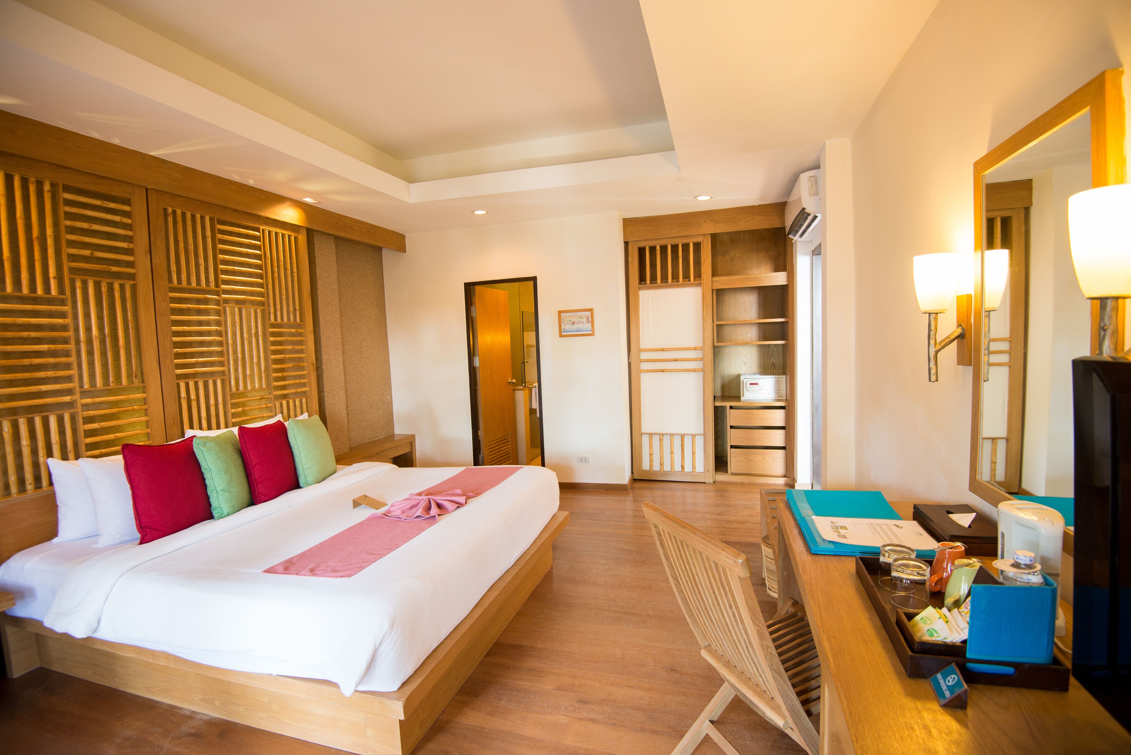 deluxe cottage | 1 bedroom, premium bedding, in-room safe, desk